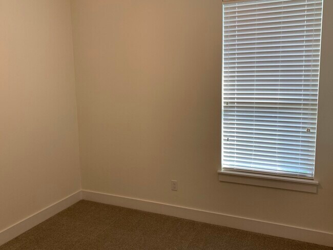 Foto del edificio - 2509 S Grand Blvd