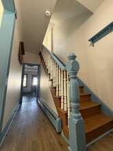 Building Photo - 117-119 Maplewood Rd