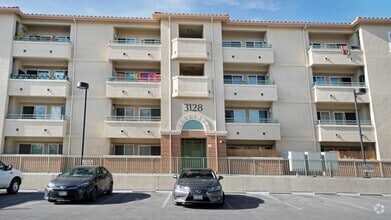 Building Photo - 3128 Loma Verde Dr