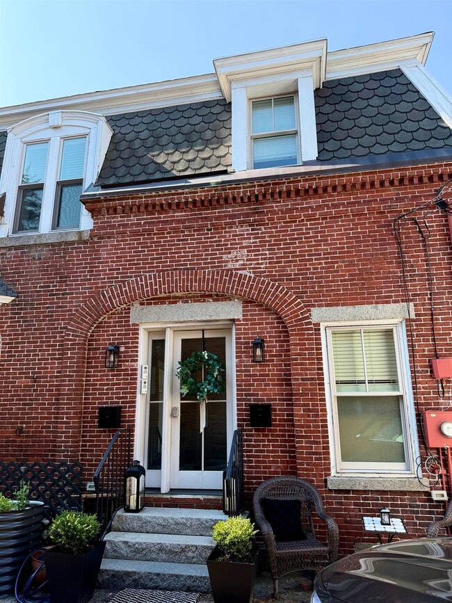 Building Photo - 534 State Street