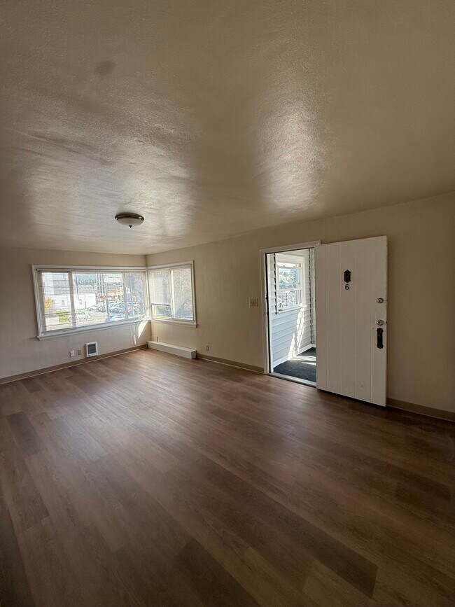 Building Photo - 1007 Burwell St