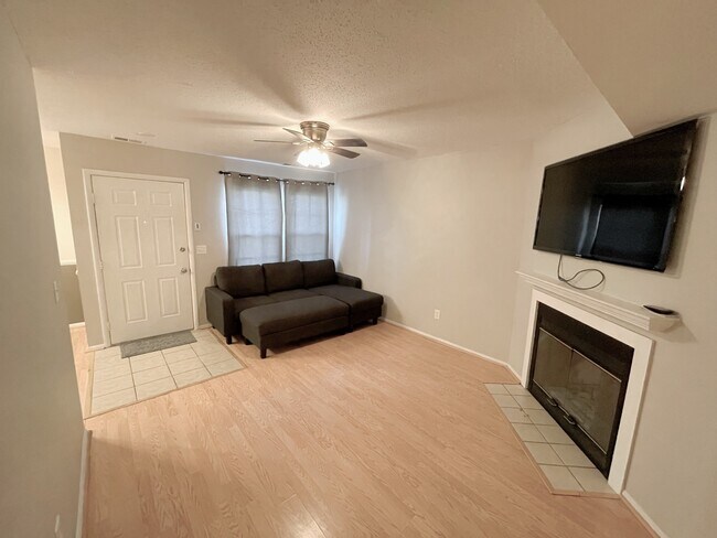 Foto del edificio - 4307 Whispering Hls