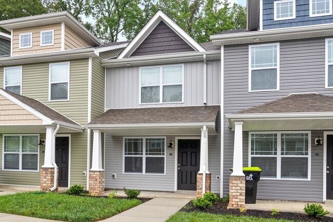 Building Photo - 254 Woodland Vly Ln