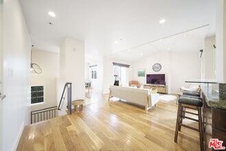Building Photo - 642 Hermosa Ave