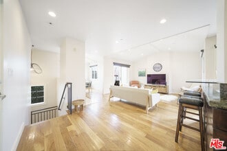 Building Photo - 642 Hermosa Ave