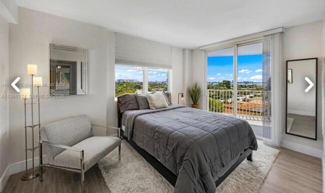 Building Photo - 1555 N Treasure Dr