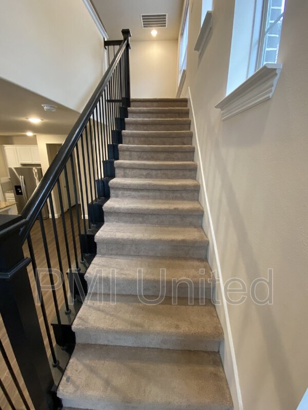 Foto del edificio - 910 Estelle Dr