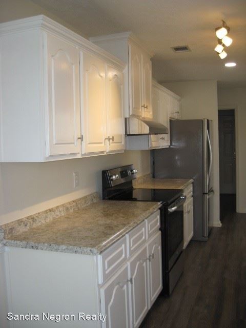 Building Photo - 3 br, 2 bath House - 106 Summerfield Circle