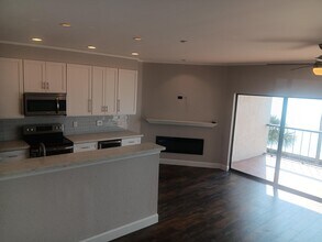 Building Photo - 401 Lakeside Ln