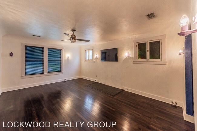 Building Photo - 3 br, 1 bath House - 1854 W Kings Hwy