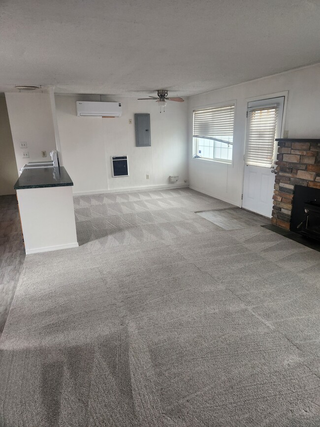 Foto del edificio - 15732 E Shore Dr