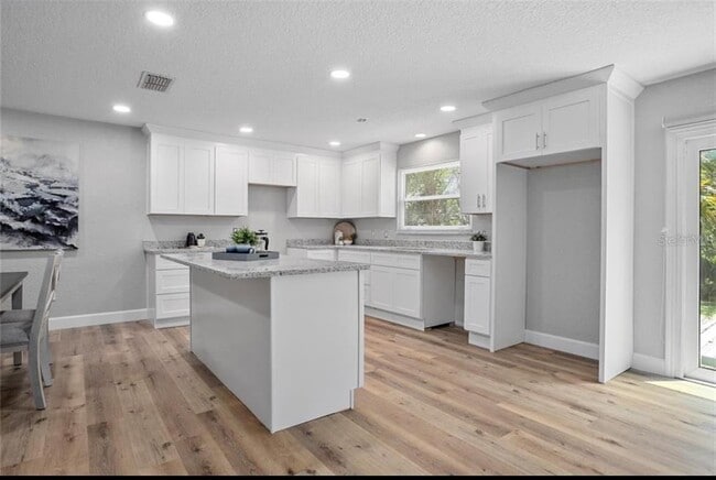 Foto del edificio - 5402 Turton Ln