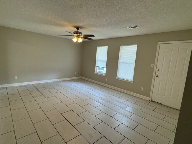 Foto del edificio - 6285 Cornwall Rd