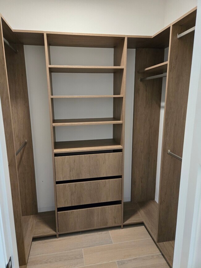 Master Closet - 2909 N Milwaukee Ave