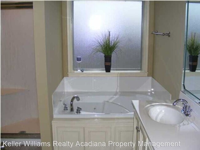 Foto del edificio - 3 br, 2 bath House - 206 Rue Aubin