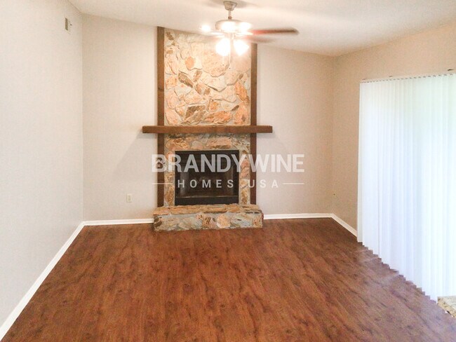 Foto del edificio - 11206 Fiddlewood Dr