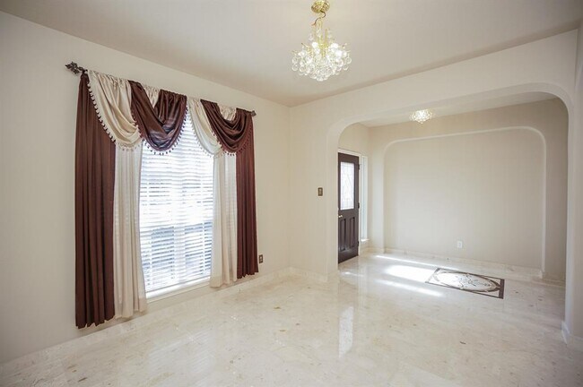 Foto del edificio - 20718 Sapphire Lake Rd