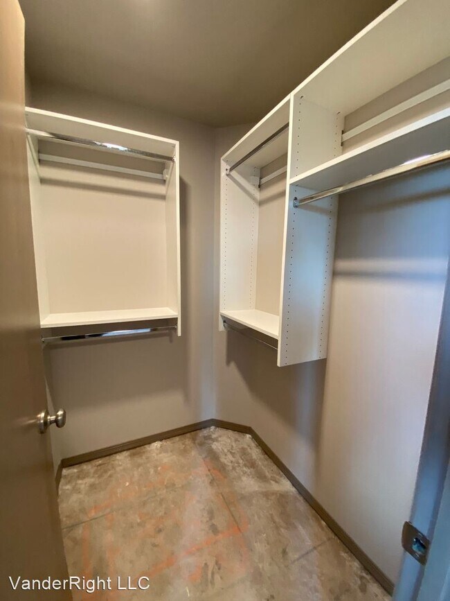 Building Photo - 3 br, 2 bath House - 6815 W Gresford Pl