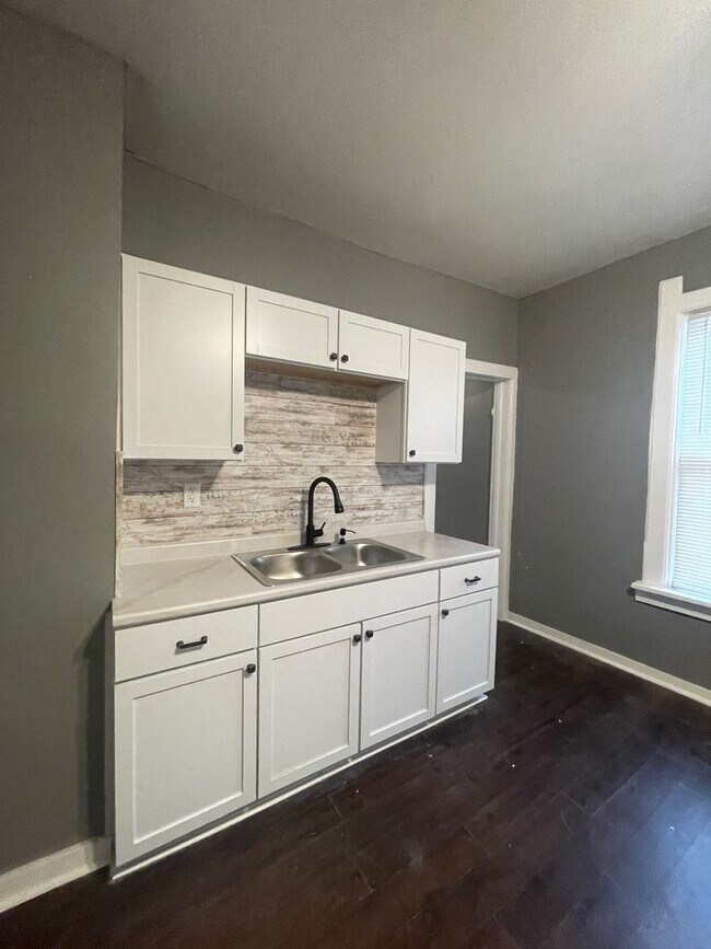 Foto del edificio - 3567 N 13th St