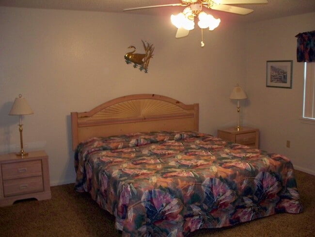Foto del edificio - 350 Wildwood Dr S