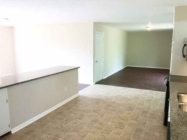 Building Photo - 5344 Daniel Dr