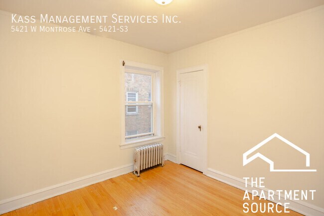 Foto del edificio - 5421 W Montrose Ave