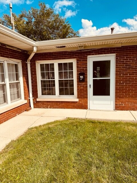 Foto del edificio - 12827 Irving Ave
