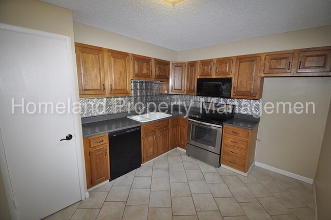 Building Photo - 315 S Shoreline Dr