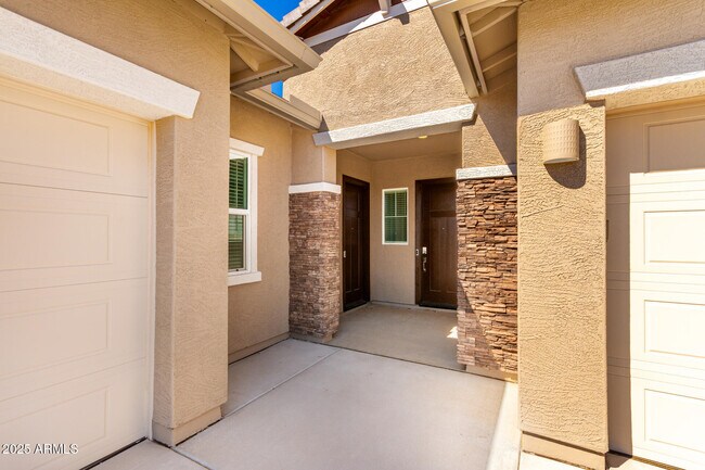 Foto del edificio - 2968 E Lucky Horseshoe Ln