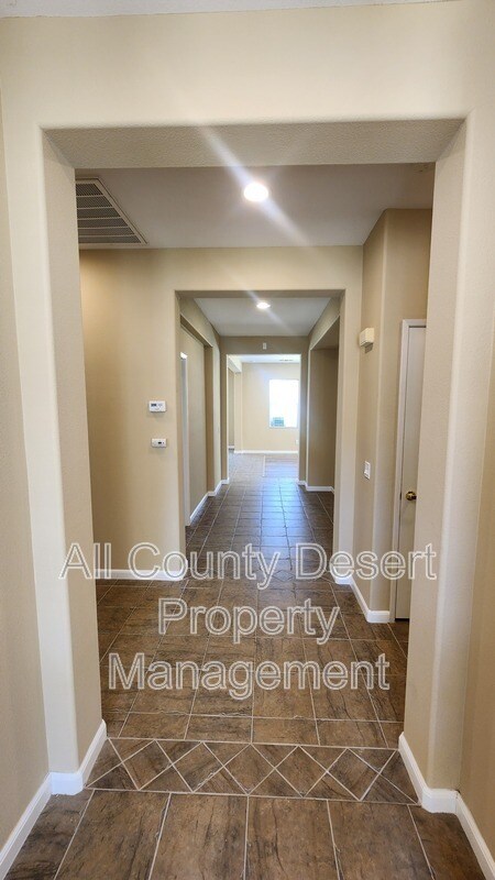 Foto del edificio - 82630 Redford Way