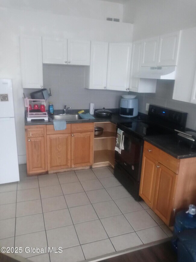 Foto del edificio - 423 Clinton Ave