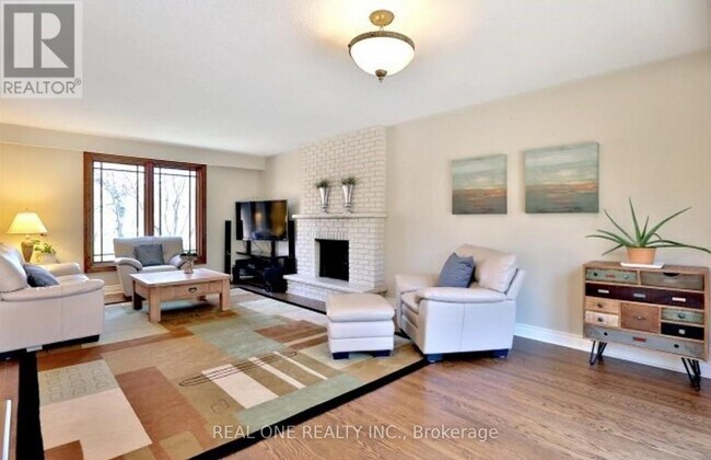 Photo du bâtiment - 1200 Lambeth Rd