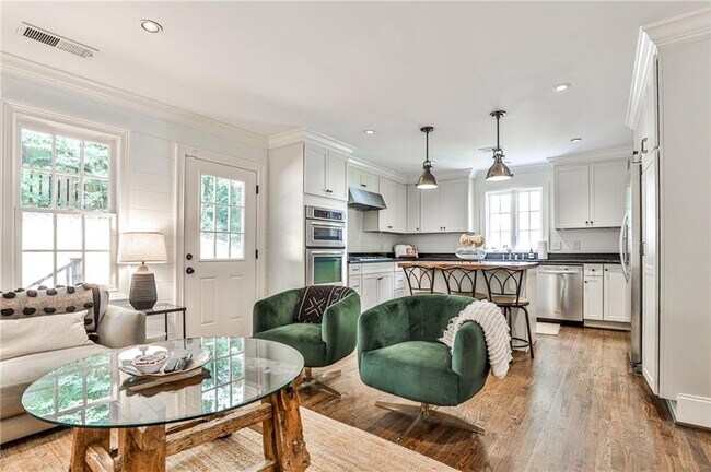 Foto del edificio - 1558 Steele Dr NW