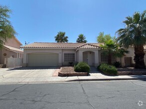Building Photo - 256 Finestra Dr