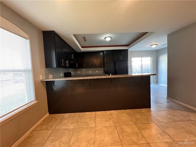 Foto del edificio - 28 W Sarah Evans St