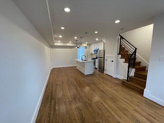 Foto del edificio - 3324 Clay St NE