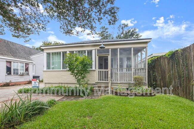 Photo - 600 Blanchard St Townhome