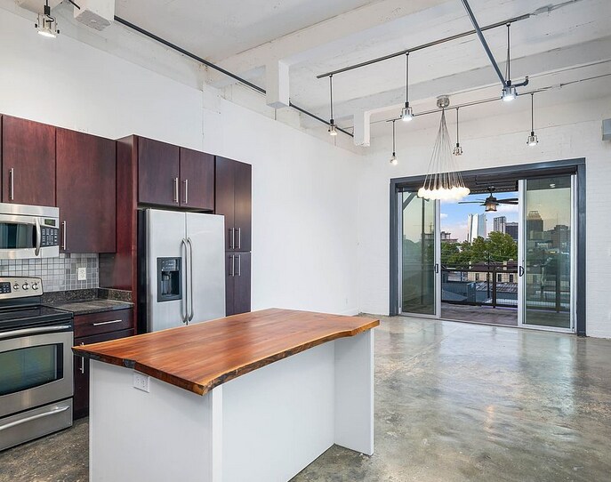 Foto principal - 831 S Flores St