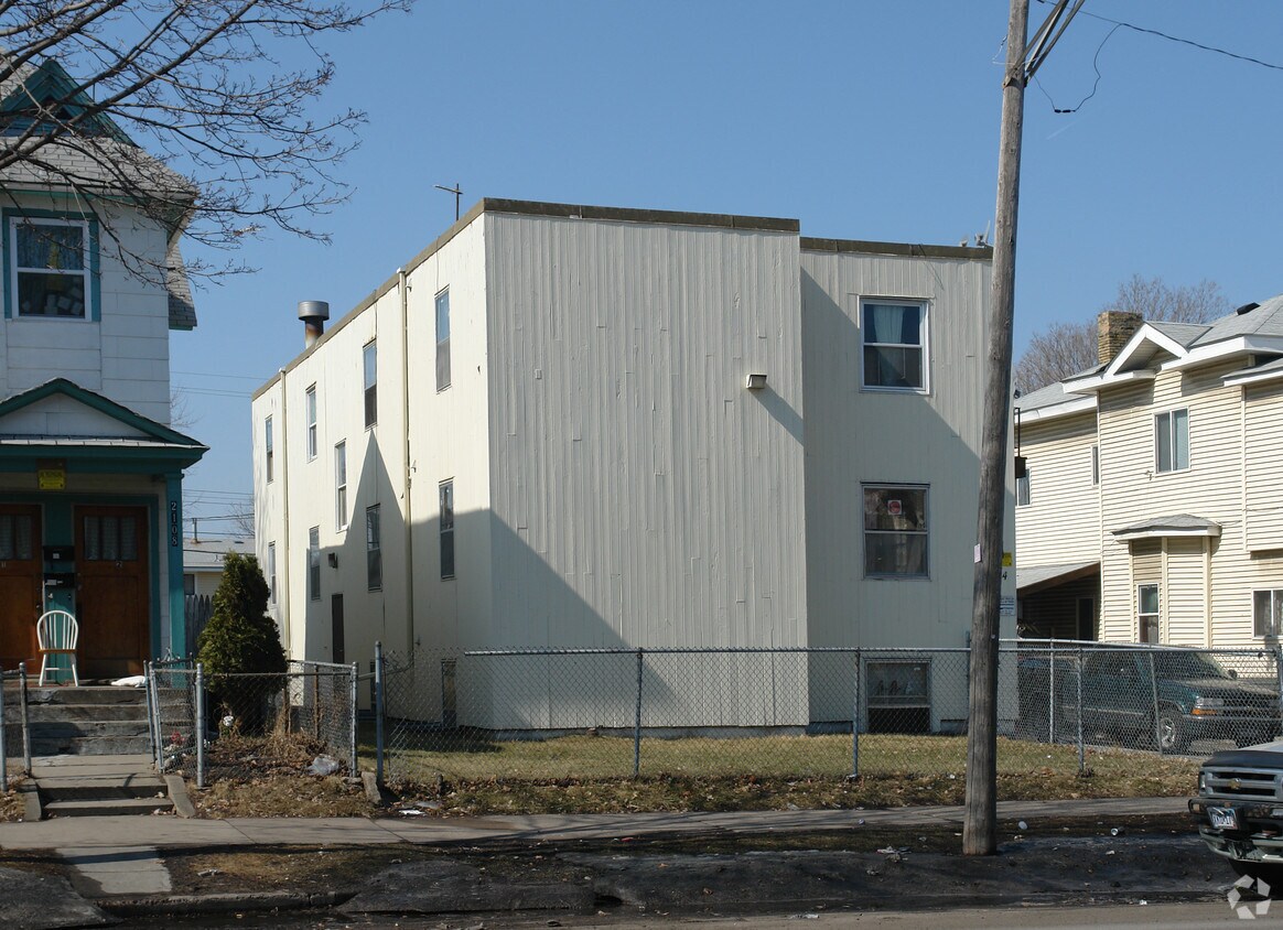 Foto del edificio - 2104 Portland Ave S