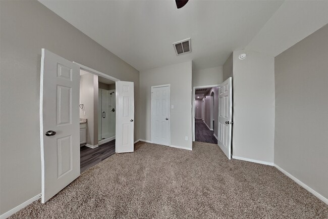 Building Photo - 3511 Rainshore Dr