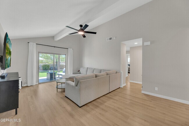 Foto del edificio - 7112 Copper Trail Ave