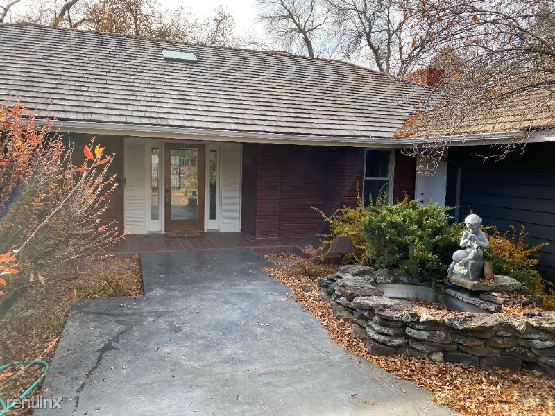 Primary Photo - 3 br, 2 bath House - 552 Highland Park Dr