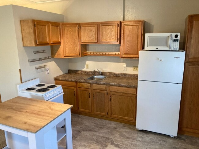 Building Photo - 4978 Maribe Dr