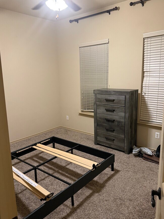 one available room. - 1829 Lark Ln Apartments