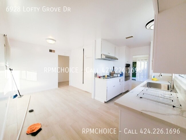 Building Photo - 6928 Lofty Grove Dr