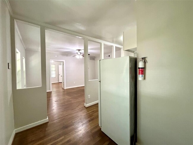 Building Photo - 4021 Mandell St