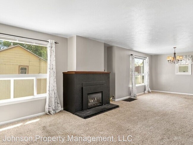 Foto del edificio - 4 br, 1.5 bath House - 1217 W. Garland Ave.