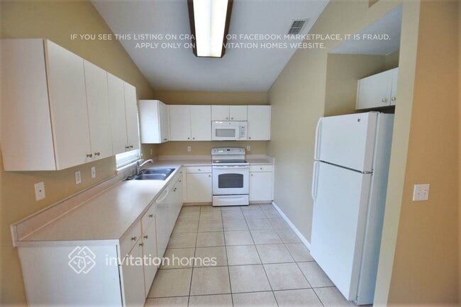 Foto del edificio - 1319 W Knollwood St