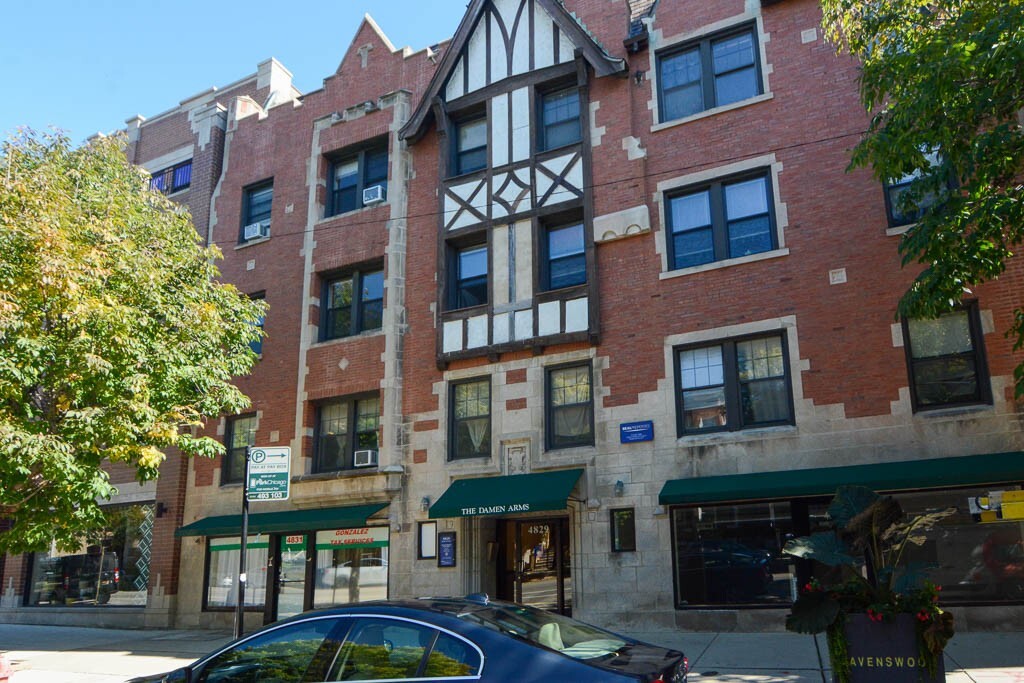 Primary Photo - 4832 N Damen Ave