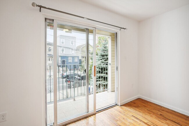 Building Photo - 230 2nd St